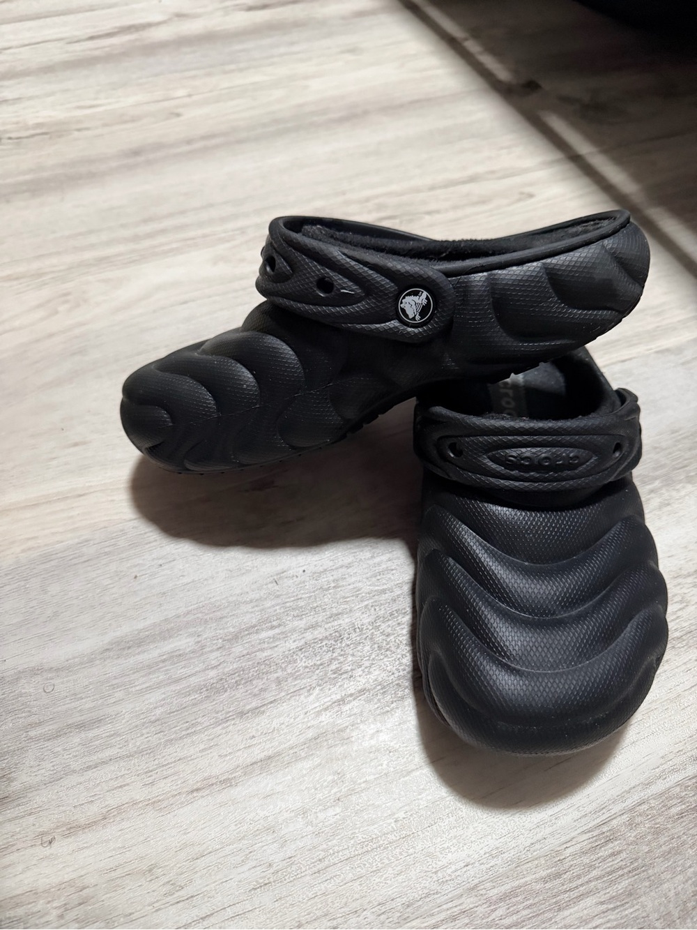 Kids Black Slip-On Clog Shoes with Adjustable Strap - Unbranded